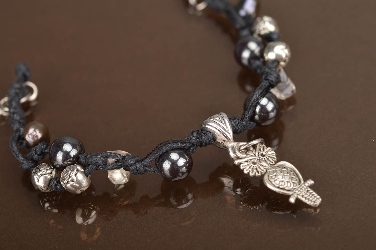 Bracelet tressé avec perles fantaisie et pierres naturelles fait main noir photo 4