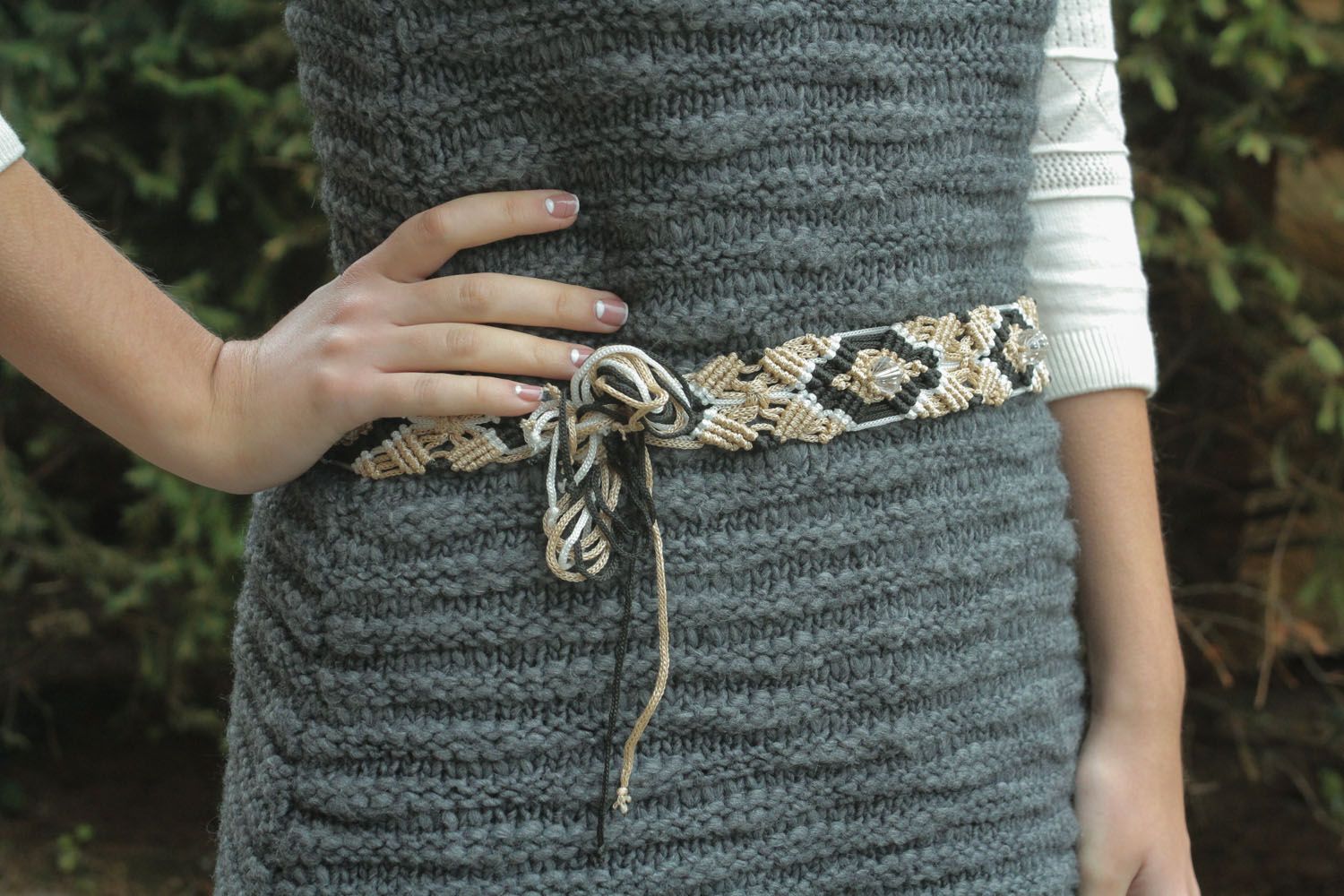 Cintura da donna intrecciata fatta a mano cinghia di fili in colore marrone foto 1
