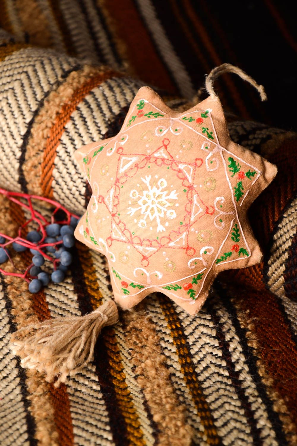Игрушка ручной работы декора для дома декоративная подвеска звезда из ткани фото 1
