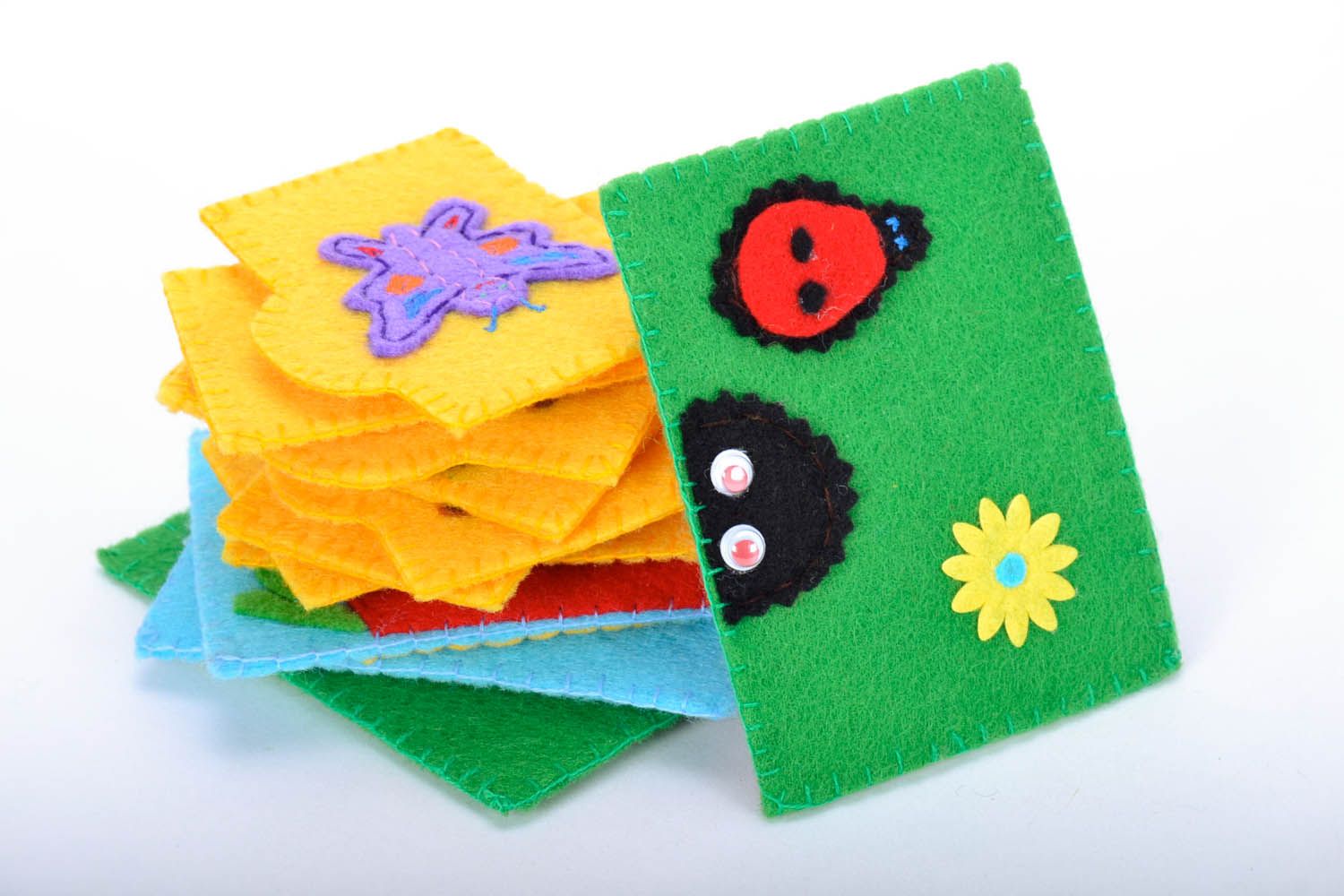 Puzzles pour enfant en tissu de feutre faits main originaux multicolores photo 2