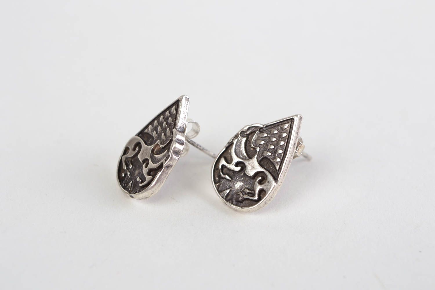 Handmade small drop shaped stud earrings cast of zinc aluminum copper alloy photo 3