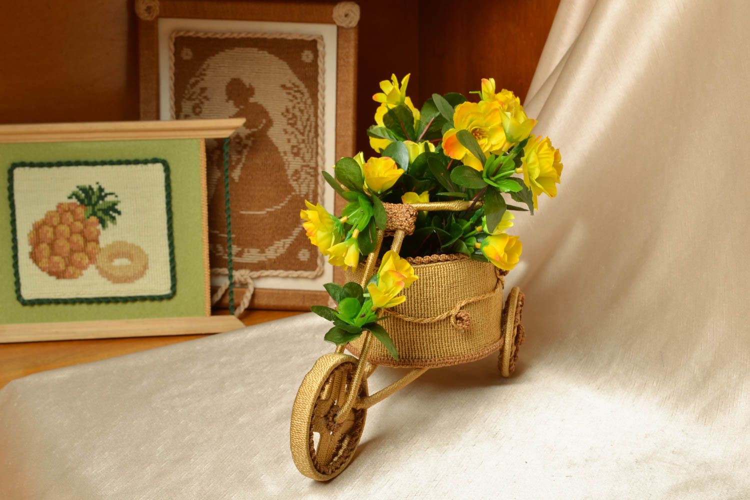 Flower composition in bike basket photo 5