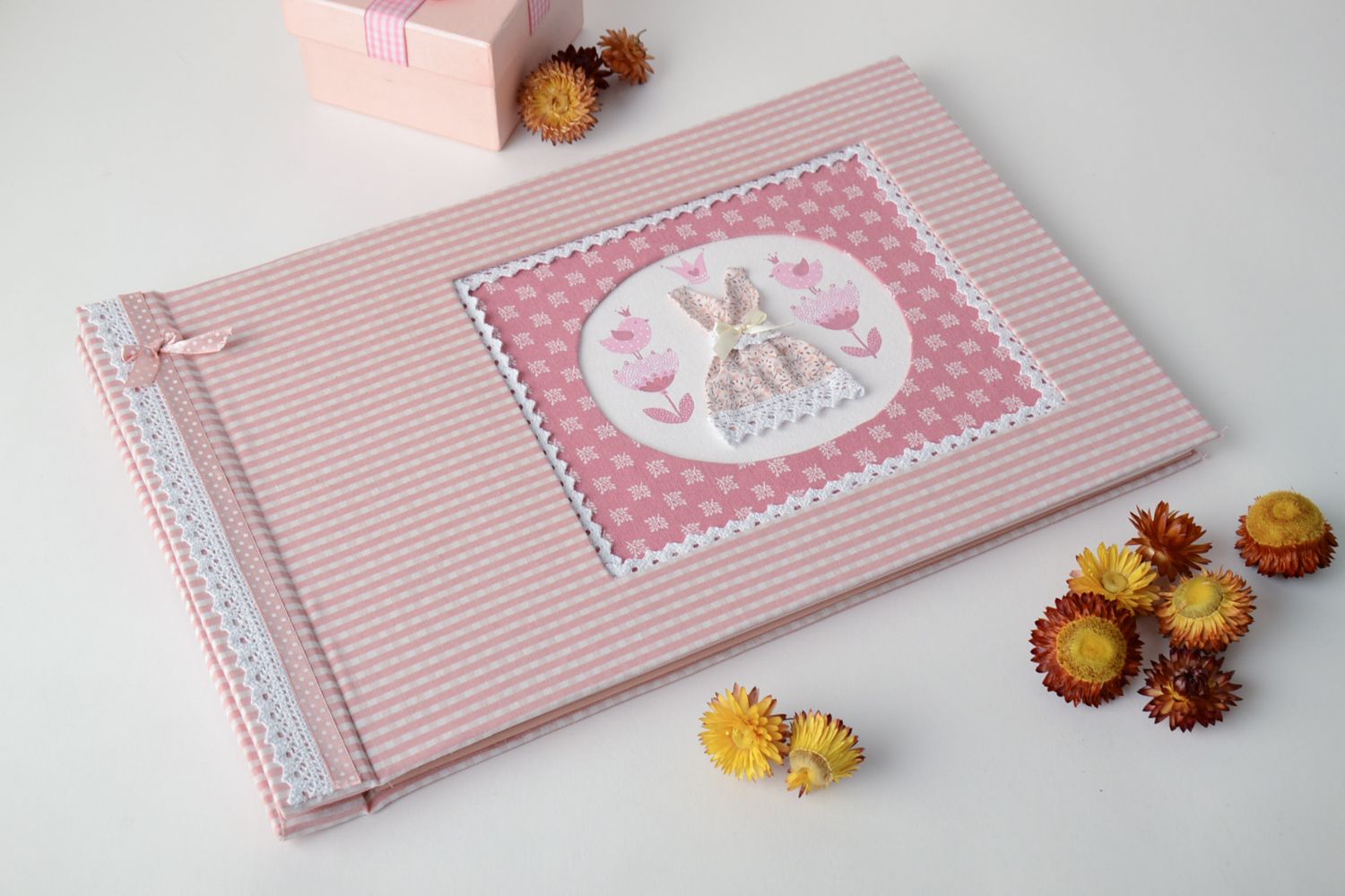 Handmade photo album of pink color 20 pages photo 1