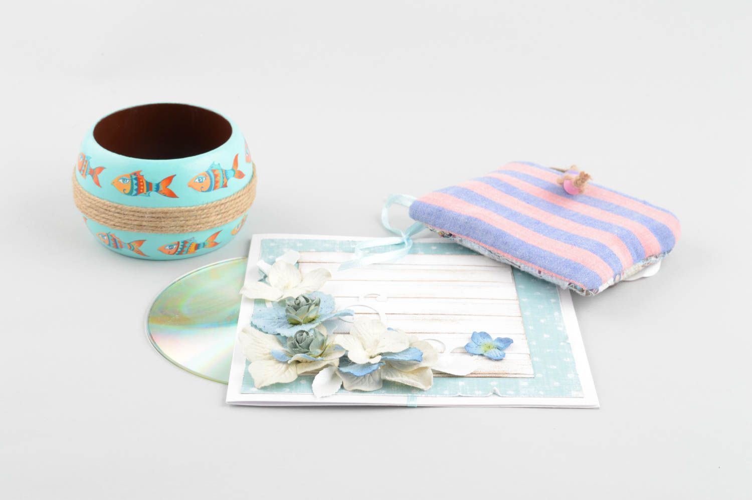 Handmade CD Hülle Design Verpackung cooles Geschenk aus Papier mit Blumen blau foto 1