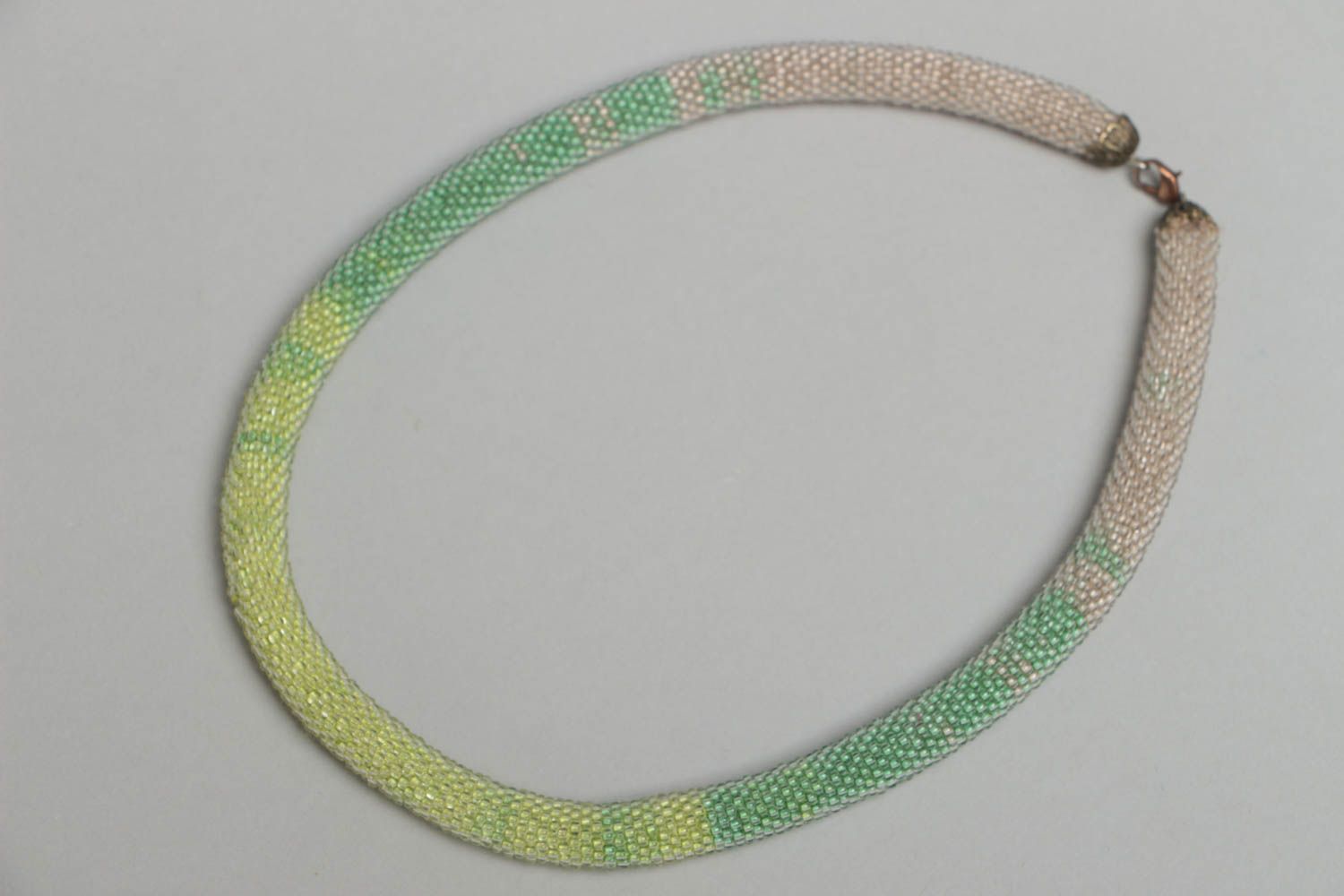 Schmuck Collier handmade aus Rocailles Perlen in Pastellfarben Künstlerarbeit foto 2