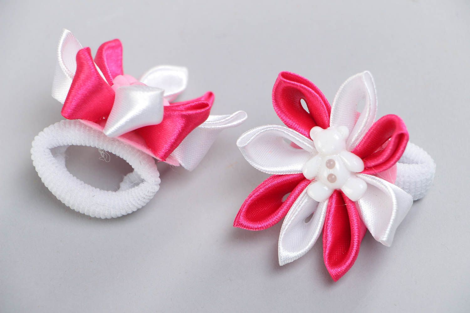 Handmade set of kanzashi scrunchies 2 pieces white and pink flower accessories for hair photo 3