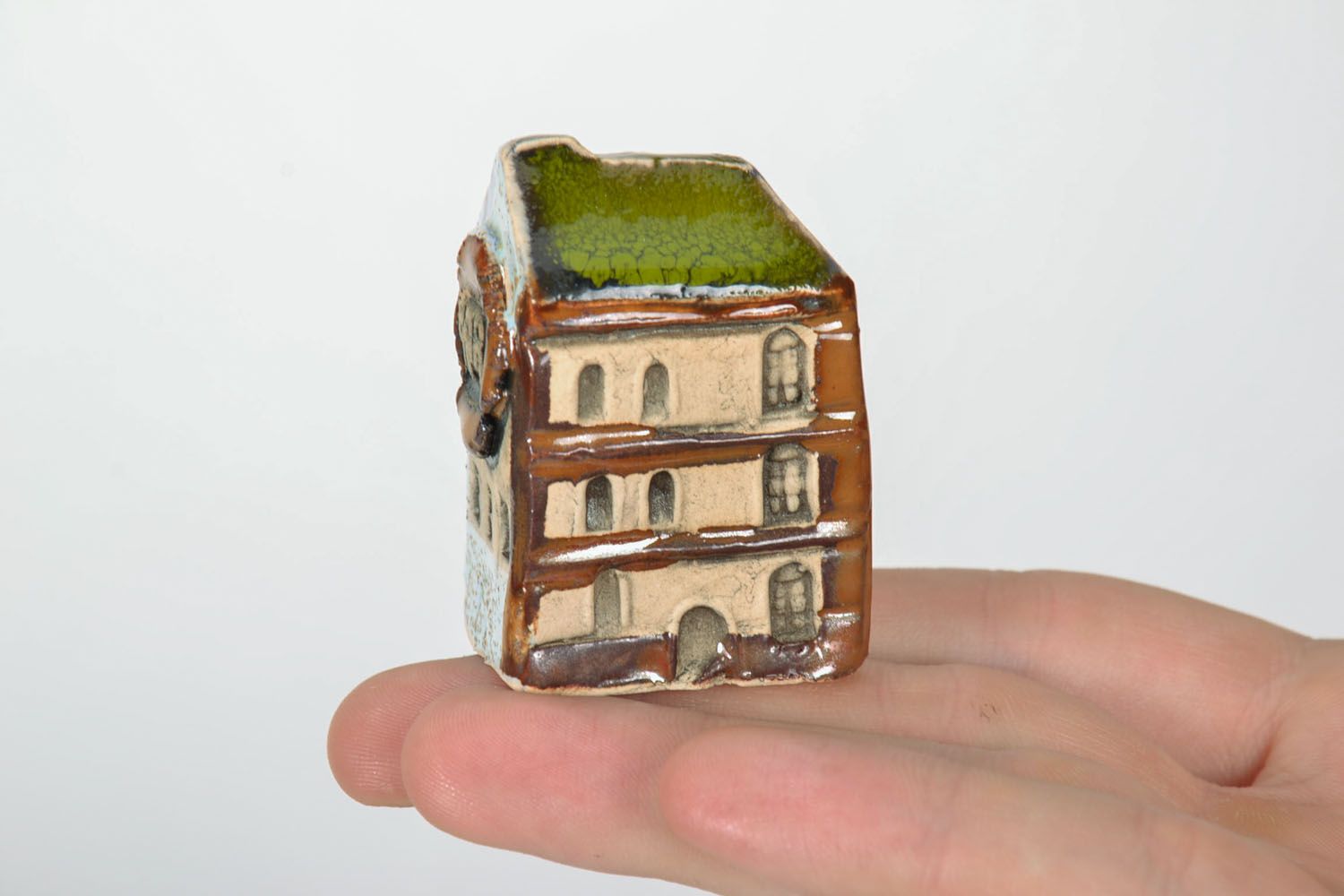 Clay figurine Bar with Green Roof photo 2