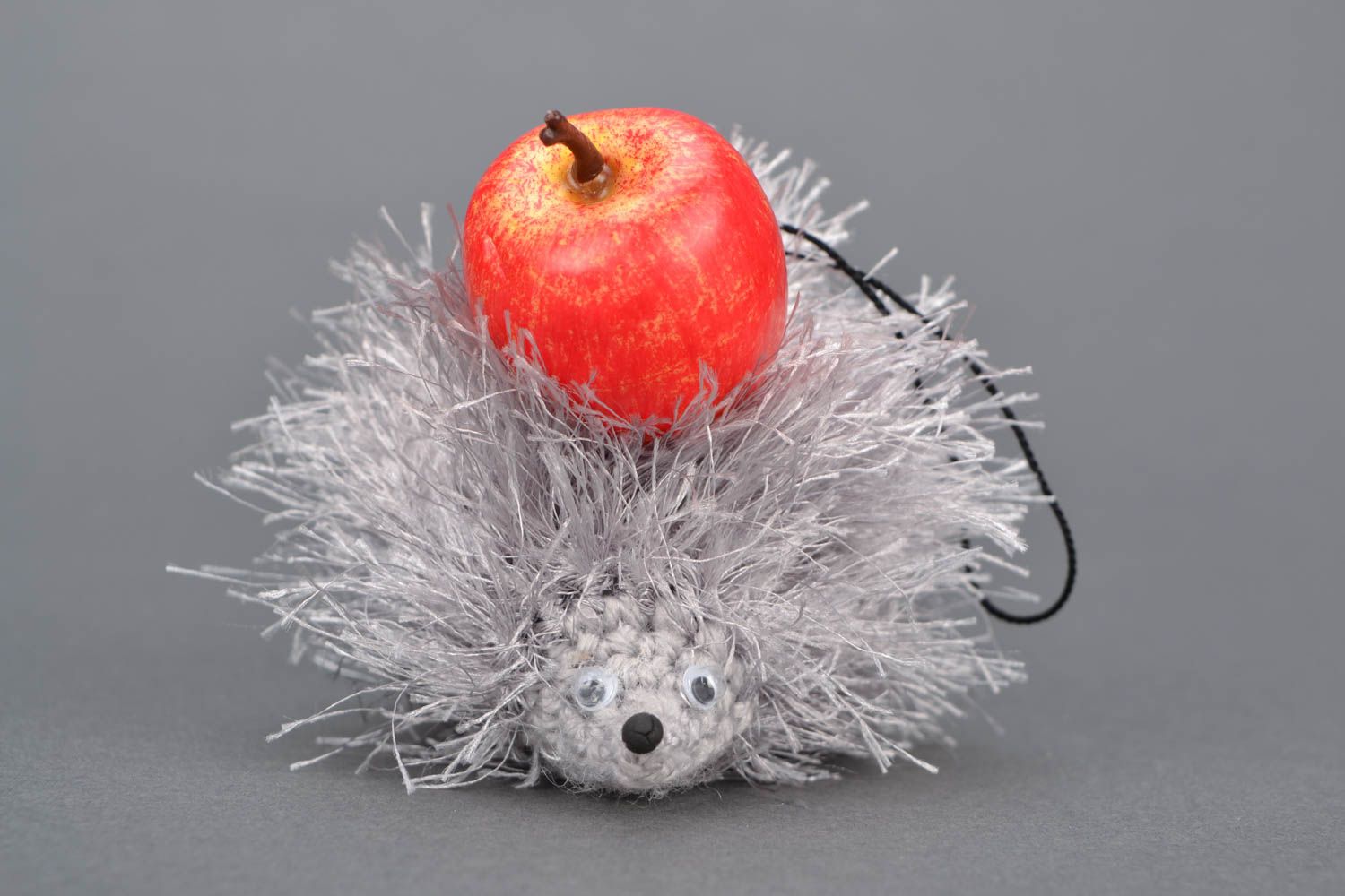 Crochet toy hedgehog with apple photo 3