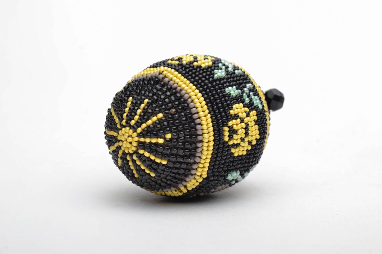 Wooden Easter egg woven over with beads photo 4