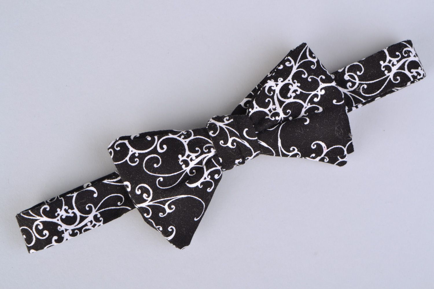 Handmade black and white fabric bow tie with abstract pattern for men and women photo 3
