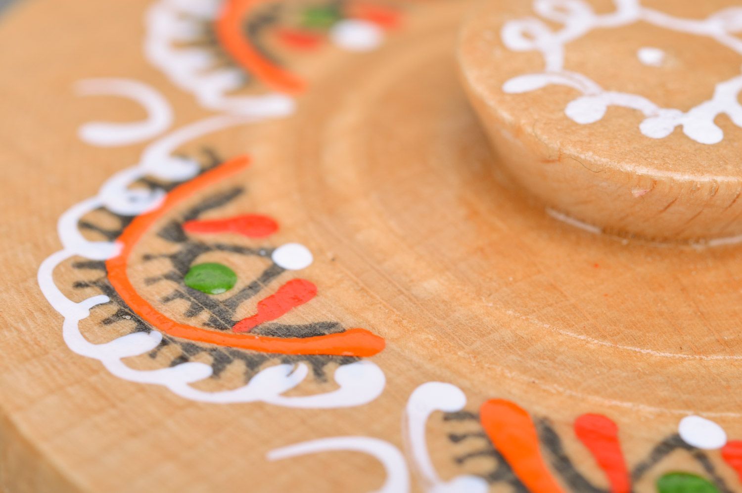 Originelle kleine handmade runde Schmuckschatulle aus Holz im ethnischen Stil  foto 4