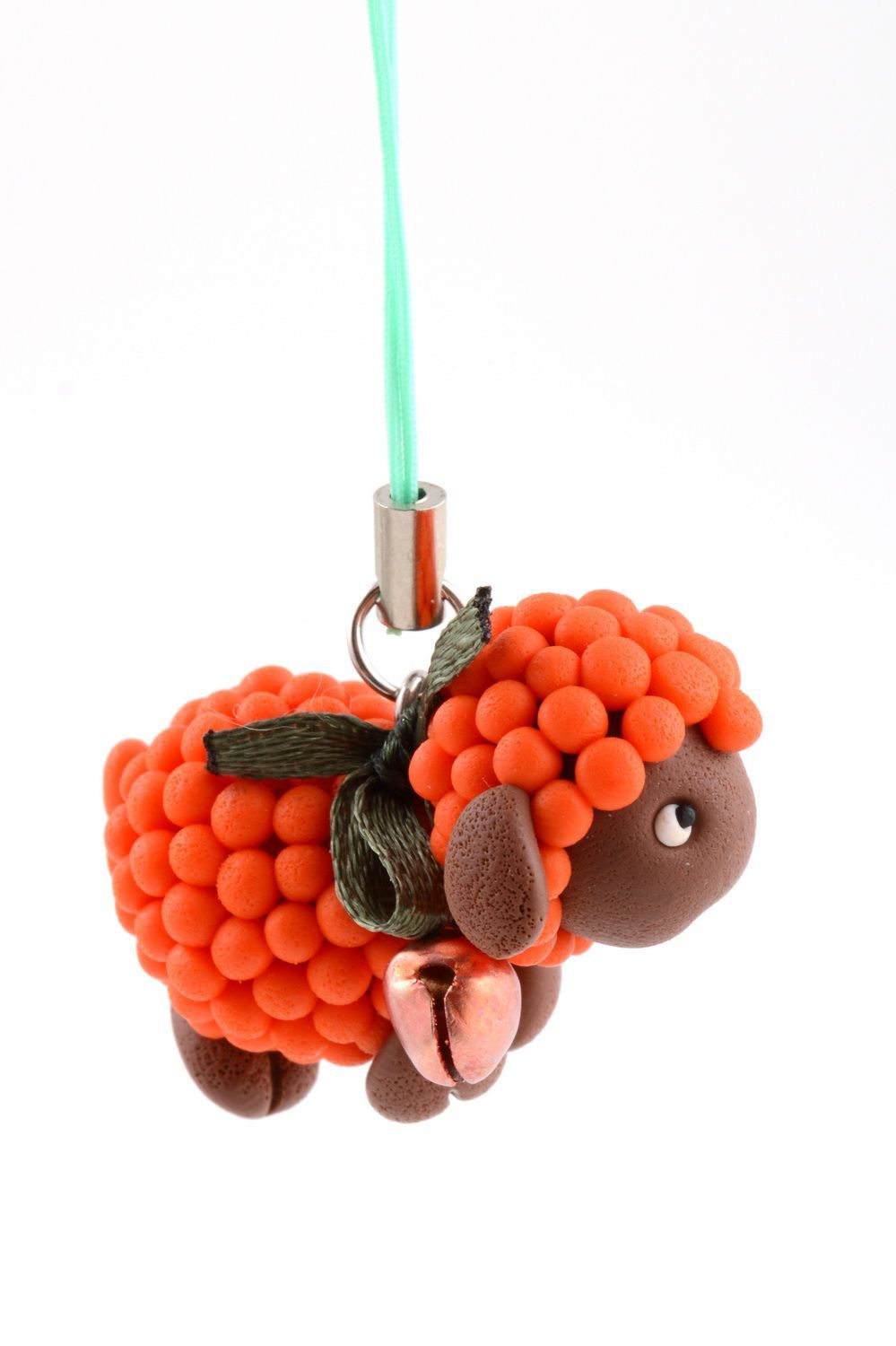 Handmade Designer Schlüsselanhänger Schaf aus Polymerton klein mit Schnur  foto 3