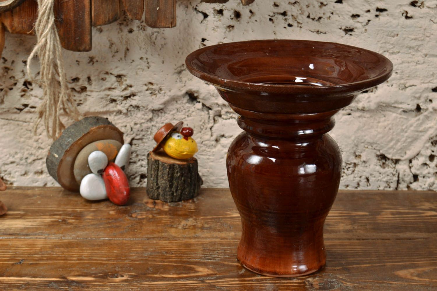 Глиняная ваза для цветов покрытая глазурью коричневая необычная ручной работы фото 1