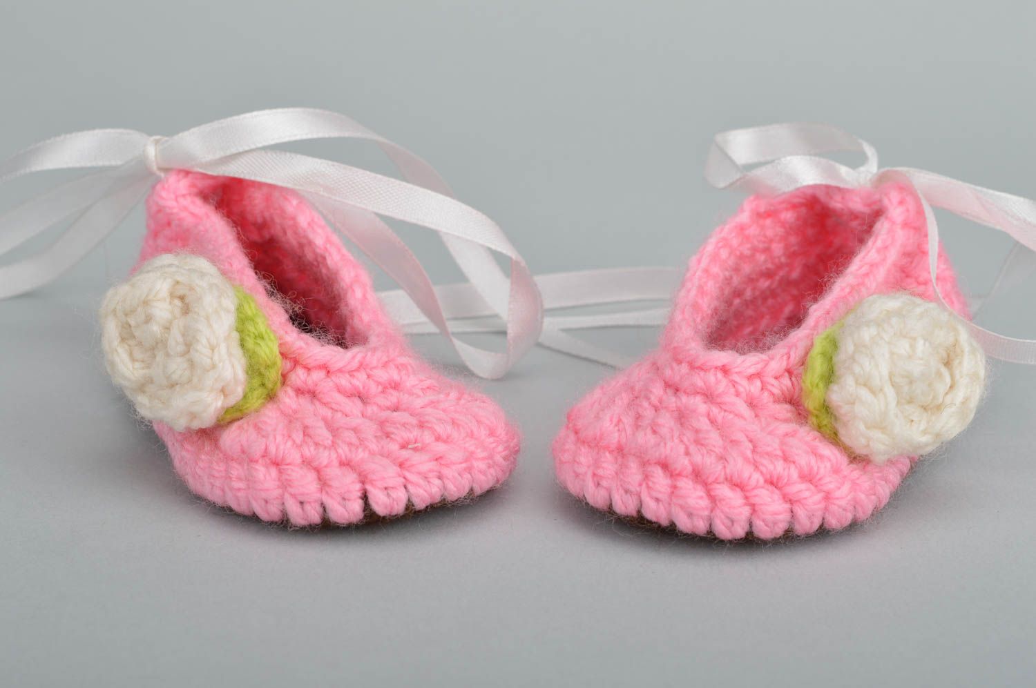 Handmade woven baby bootees pink cute socks for kids beautiful stylish bootees photo 5