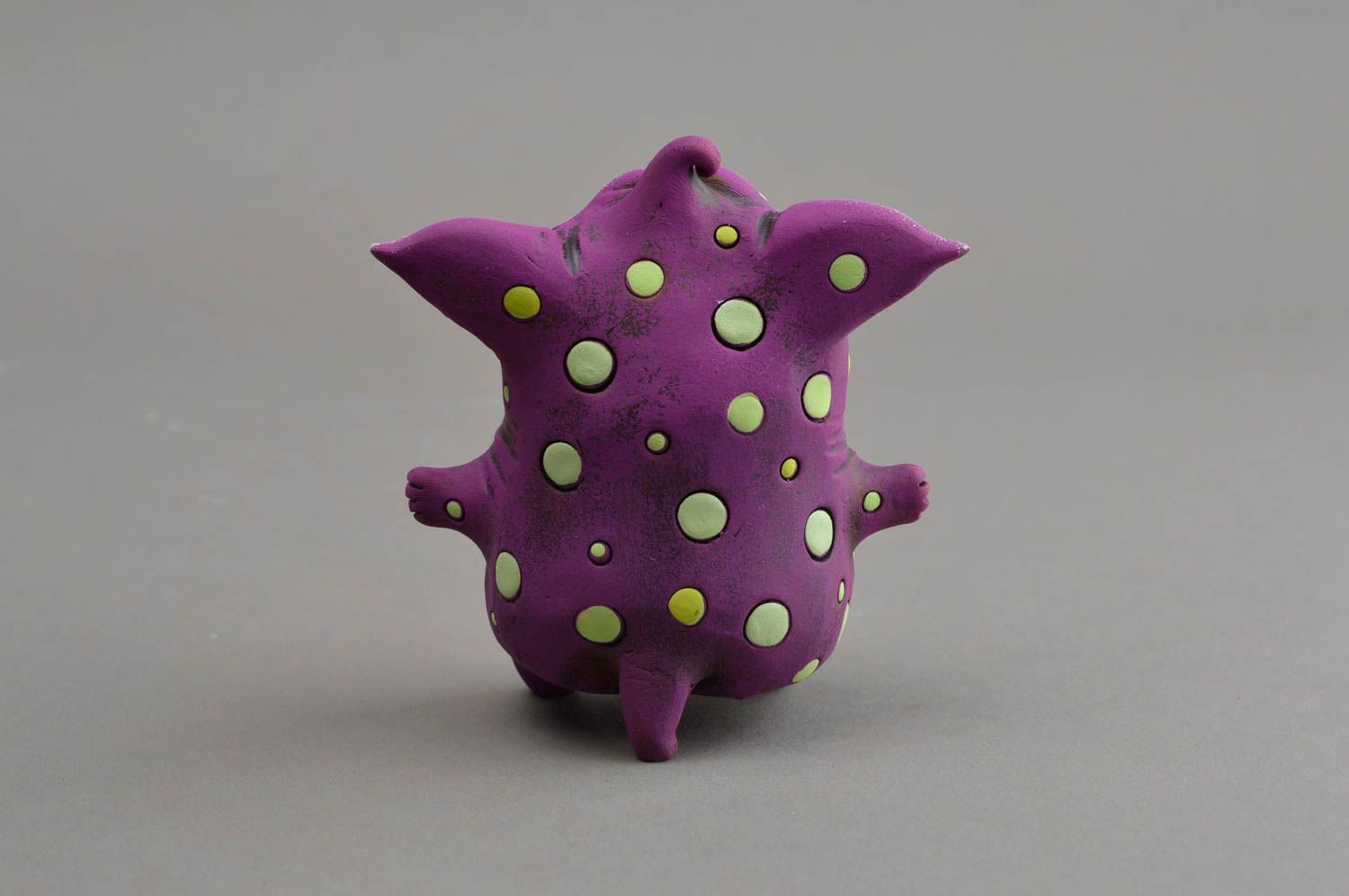 Фиолетовая глиняная статуэтка ручной работы авторского дизайна оригинальная фото 5