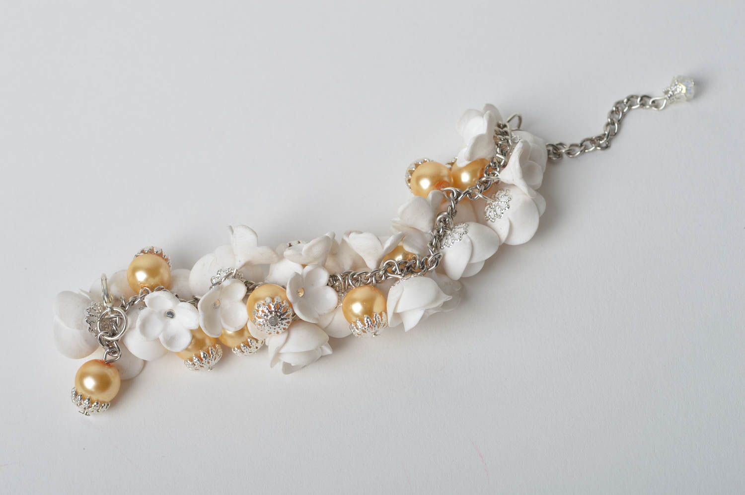 Bracelet fleurs Bijoux fait main en pâte polymère Accessoire femme blanc photo 3