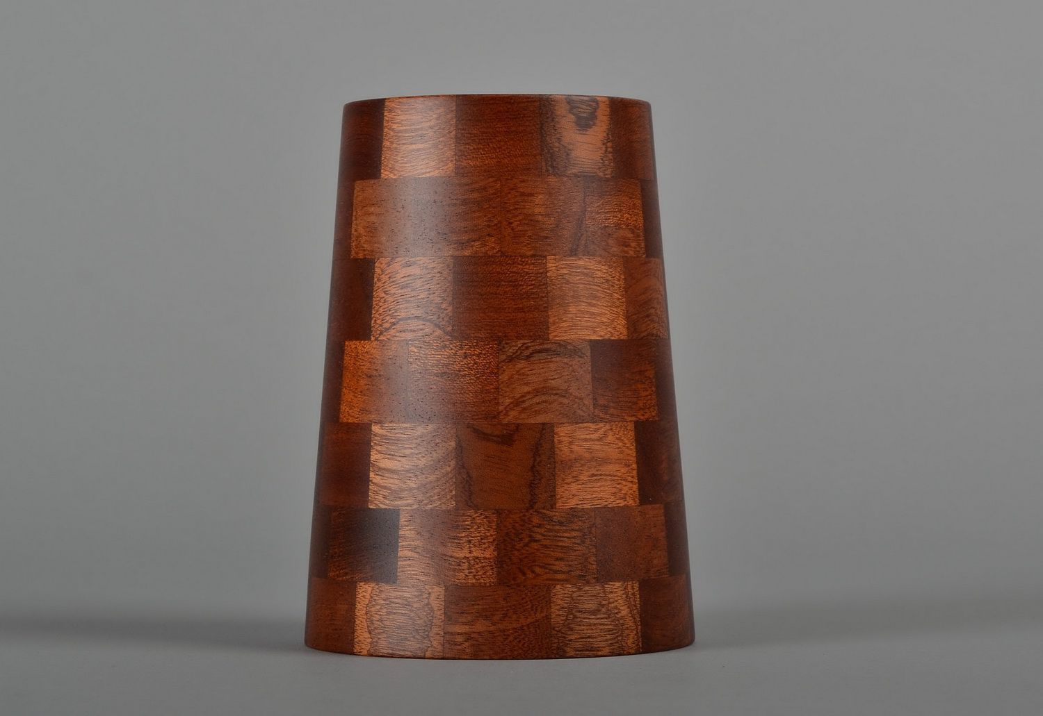 Vase aus Holz foto 1