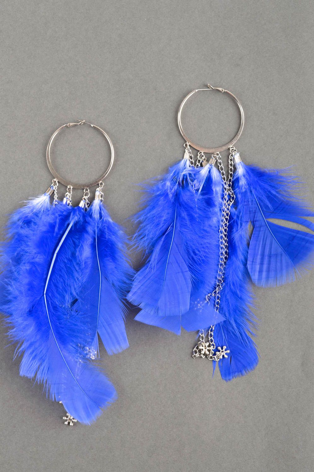 Boucles d'oreilles plumes bleus Bijou fait main design original Cadeau femme photo 1