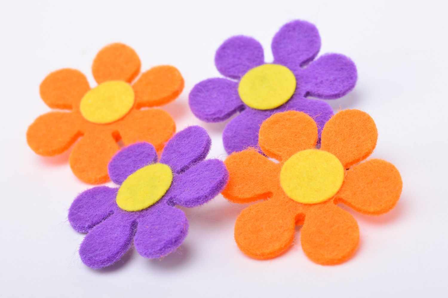 Handmade set of bright soft hair pins made of felt for girls 3 pieces photo 2