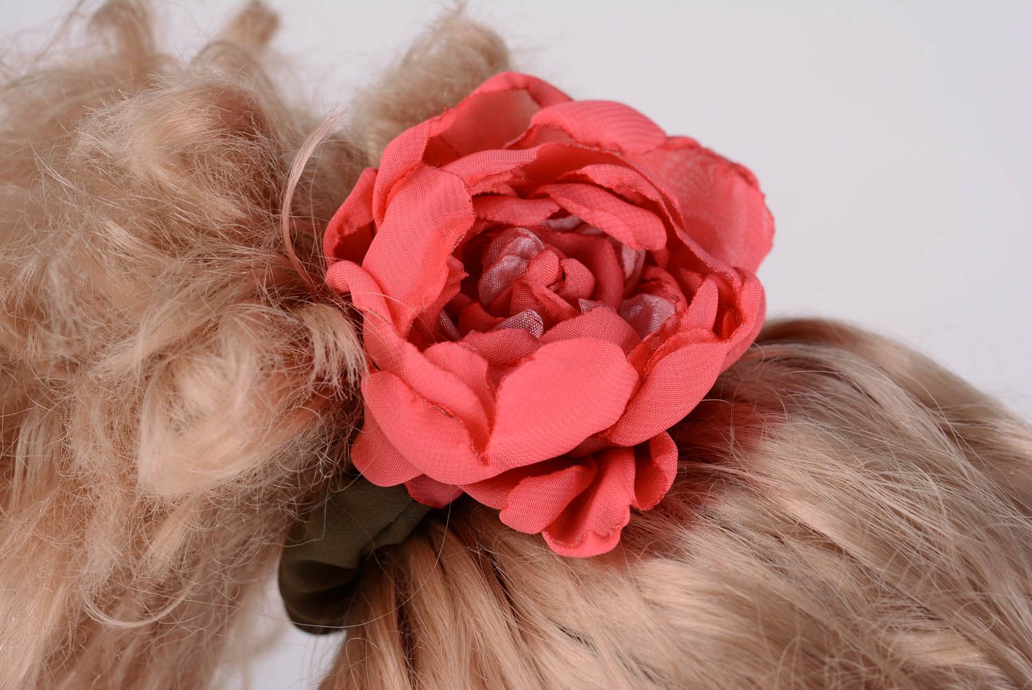 Goma para el pelo en forma de flor roja foto 1