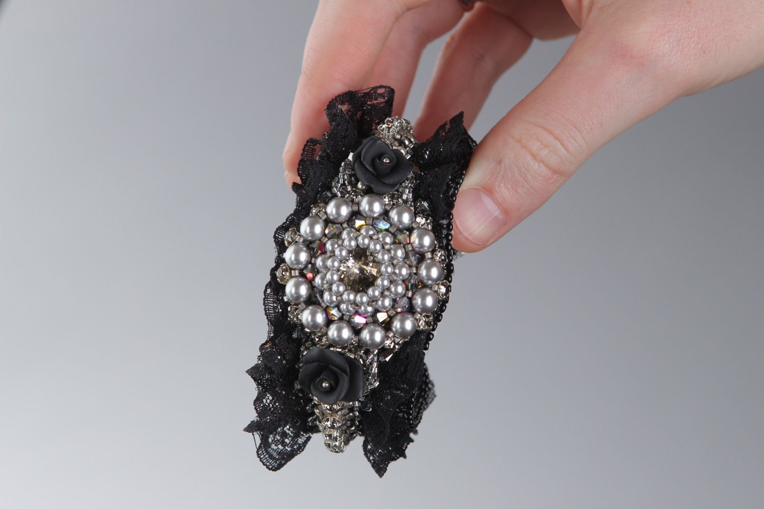 Черный браслет на руку из бисера, кружева и австрийского кристалла женский  фото 4