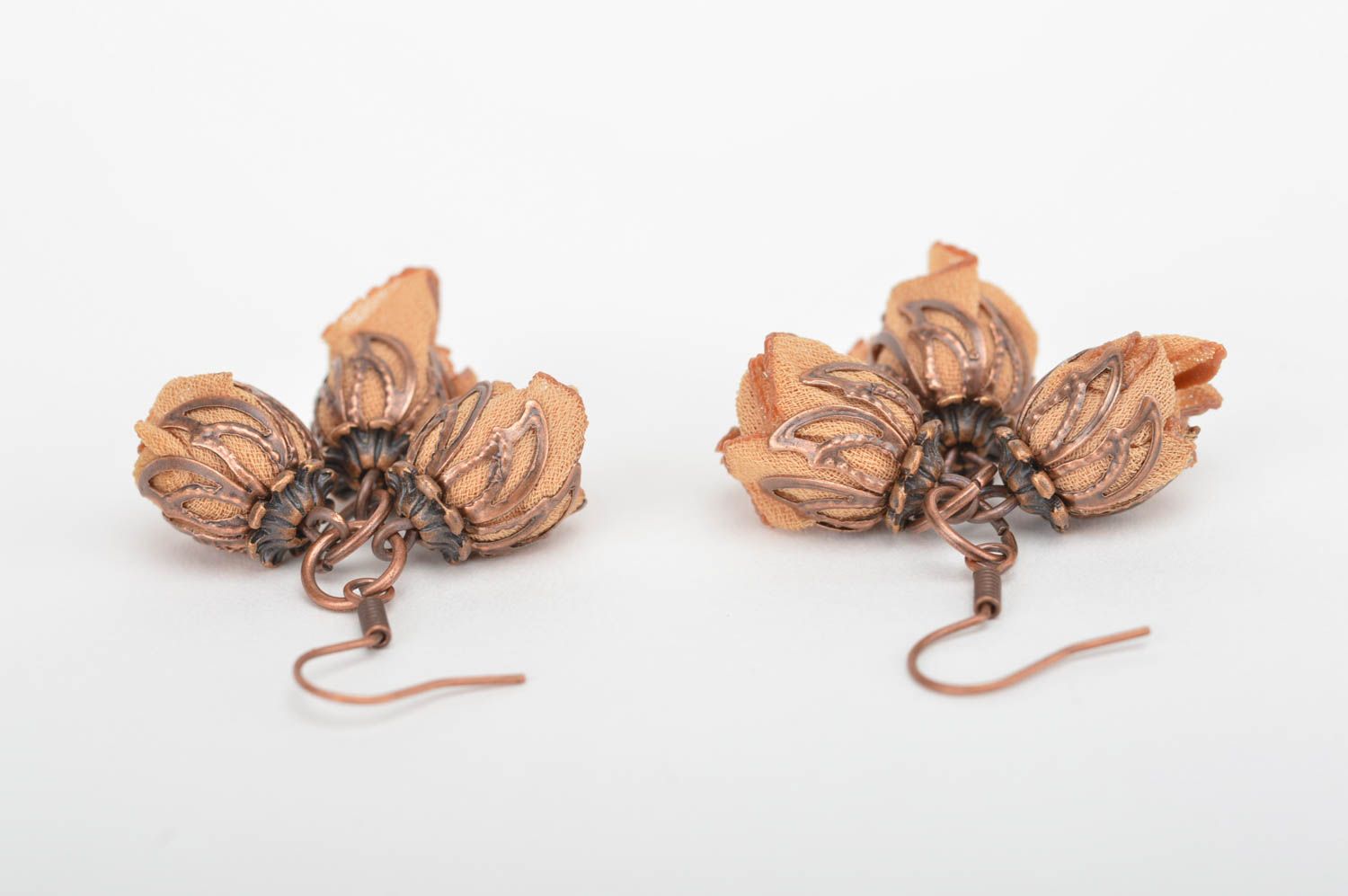 Ohrringe Blumen handmade Damen Ohrhänger ausgefallener Ohrschmuck in Beige foto 4
