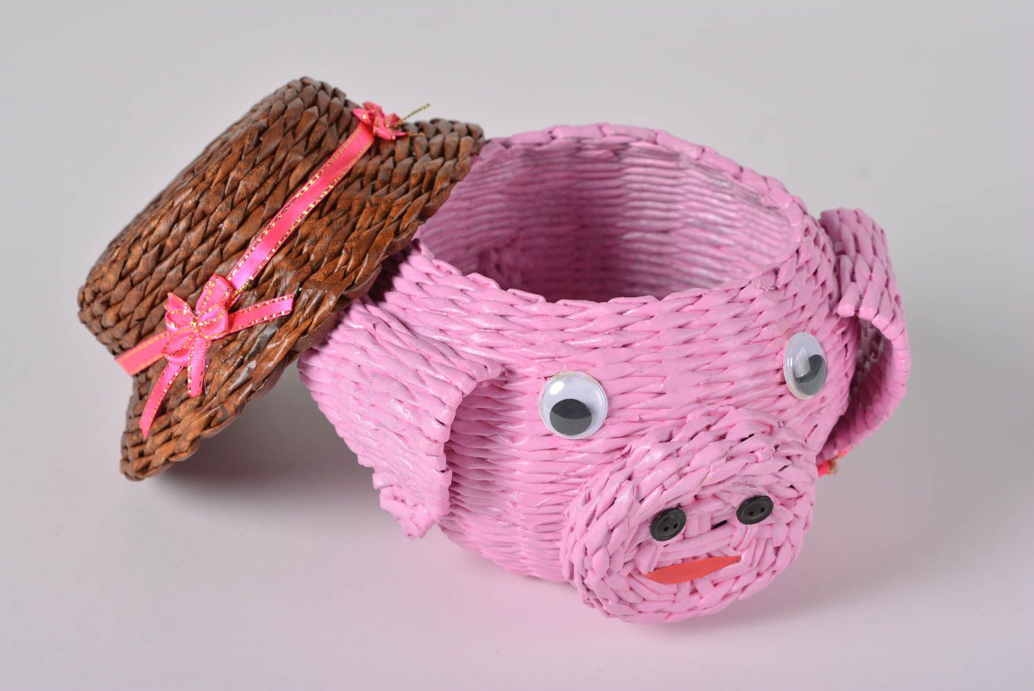 Плетеная корзинка ручной работы корзина из бумажных трубочек декор дома свинка фото 2