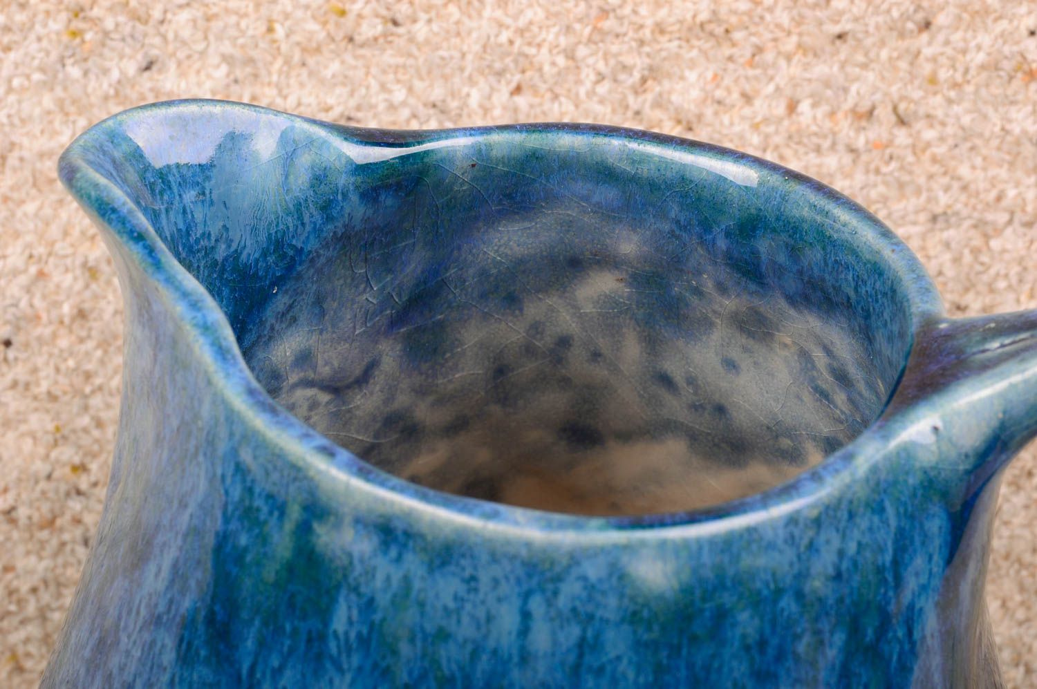 Ensemble de vaisselle en céramique cruche et deux bols faits main bleus photo 3