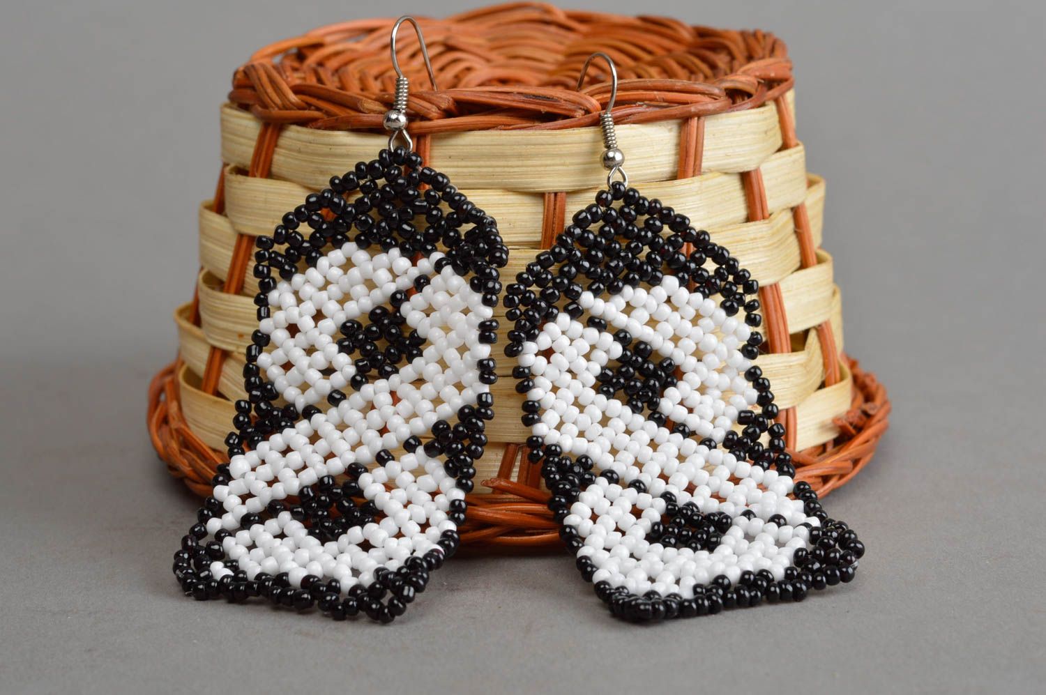 Black and white beaded earrings handmade beaded earrings designer jewelry  photo 1