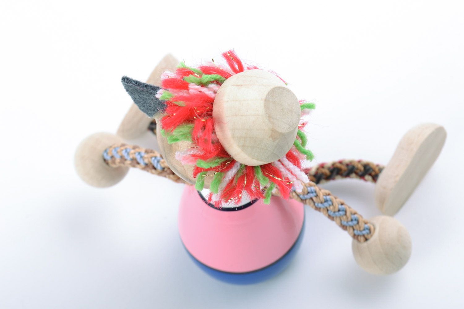 Holz Spielzeug Kater mit Farben bemalt grell Handarbeit Geschenk für Kinder  foto 4