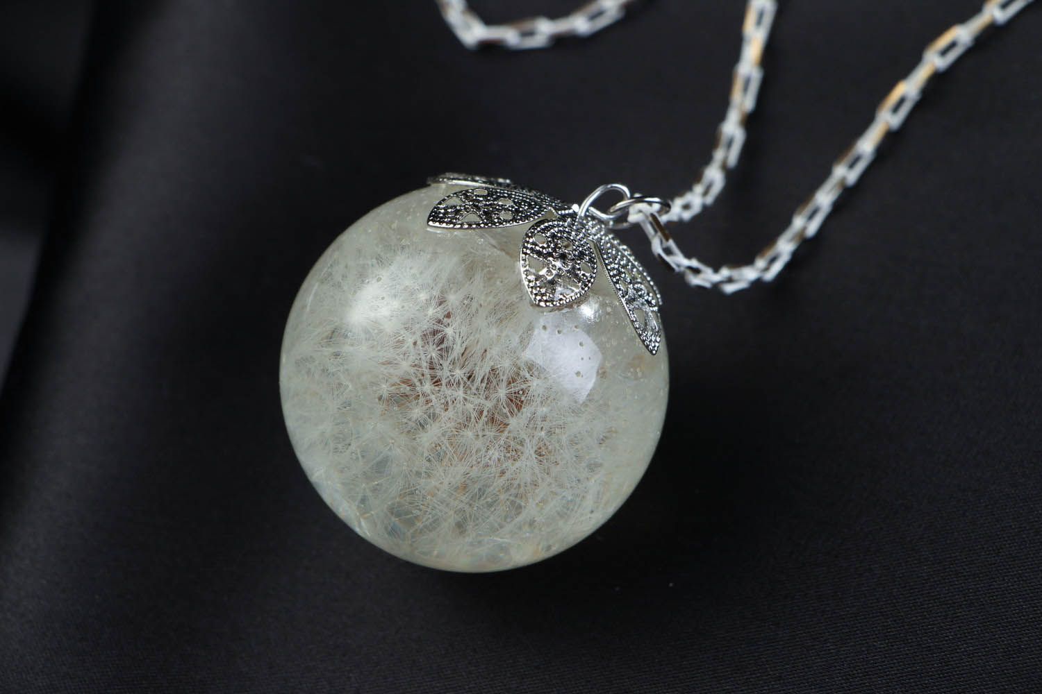 Large pendant with dandelion coated with epoxy photo 3