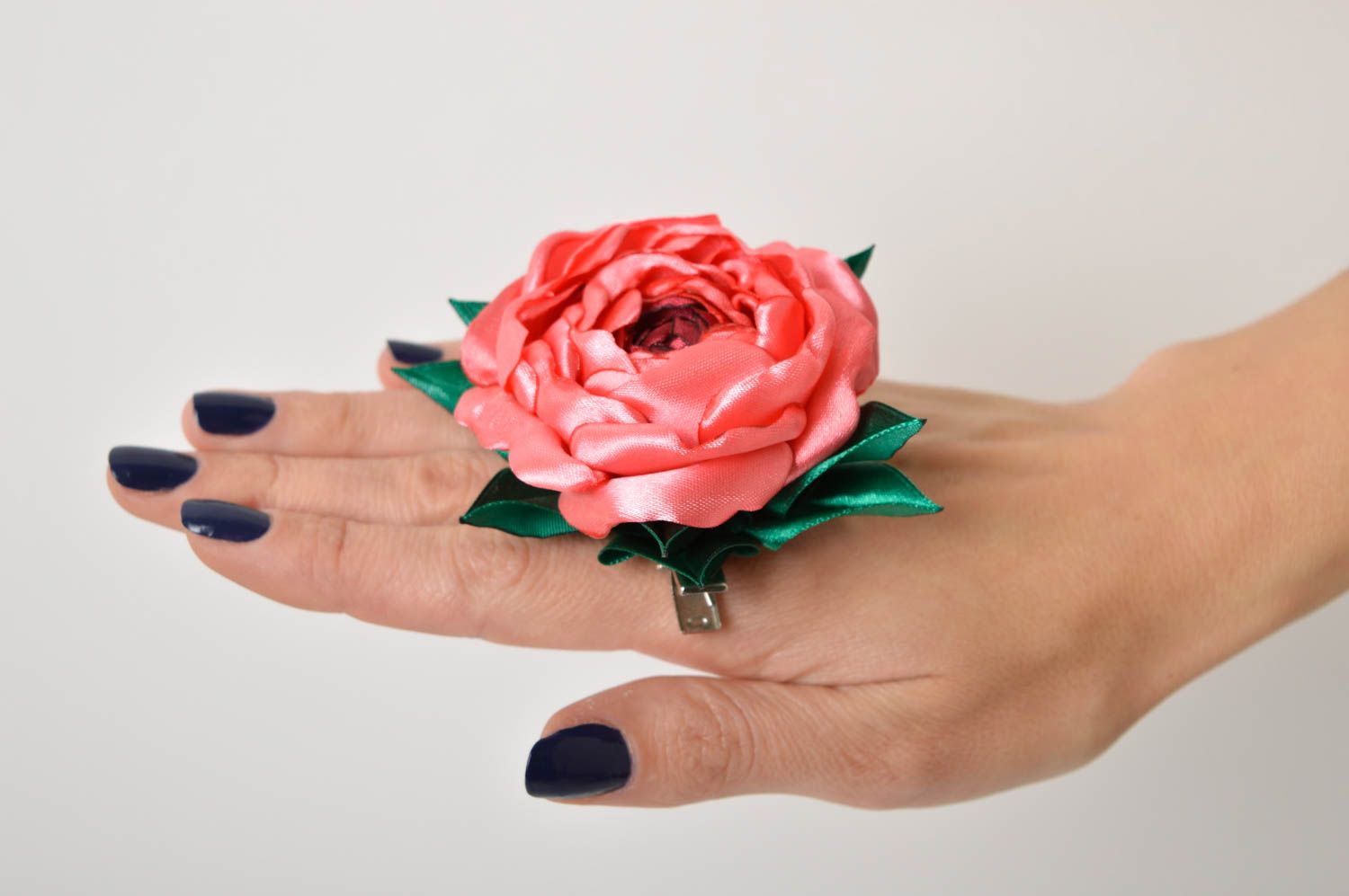 Pince cheveux faite main Barrette fleur rose en satin Accessoire pour fille photo 5