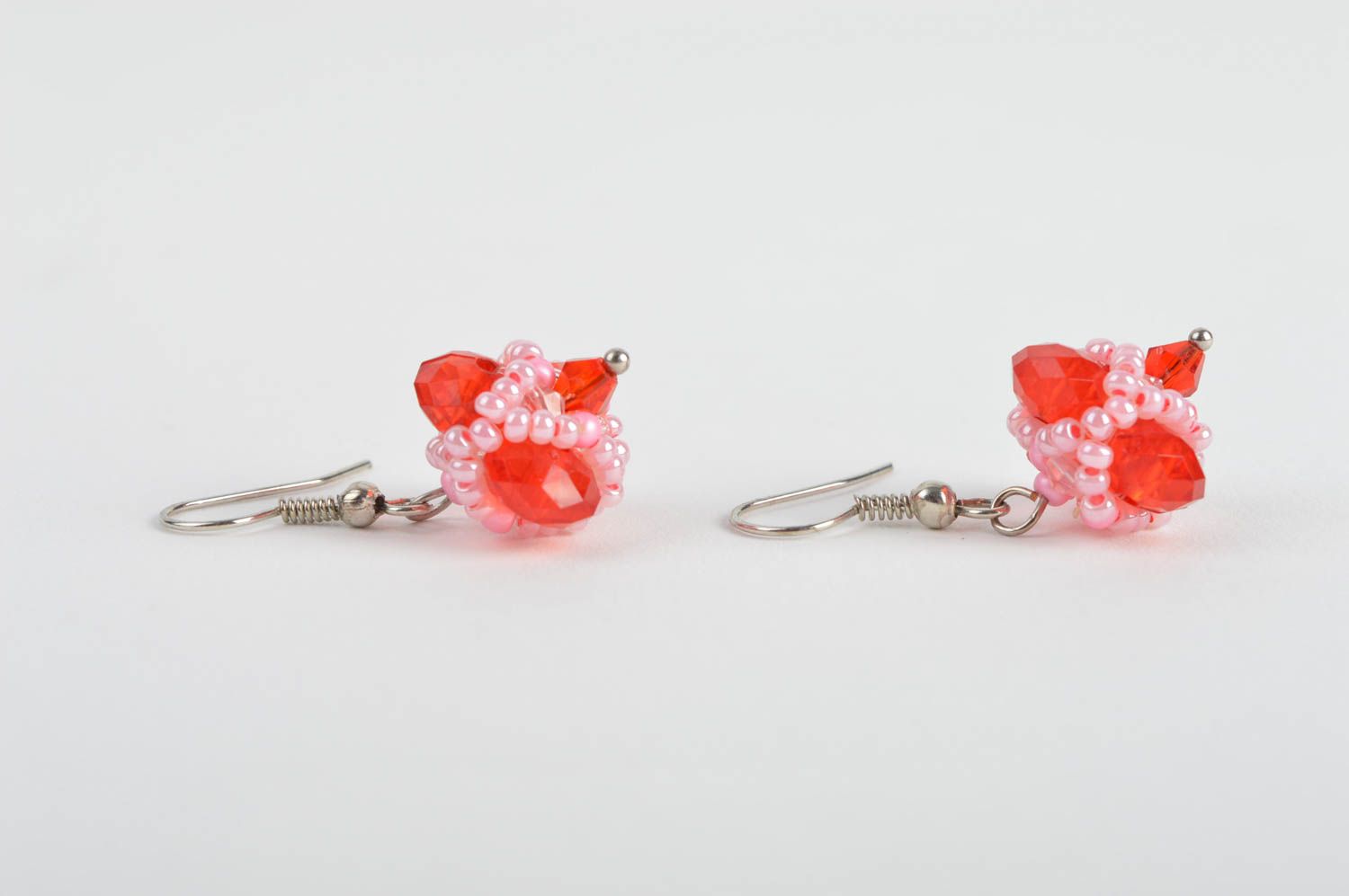 Small neat pink and red beaded dangle earrings with acrylic beads handmade  photo 3