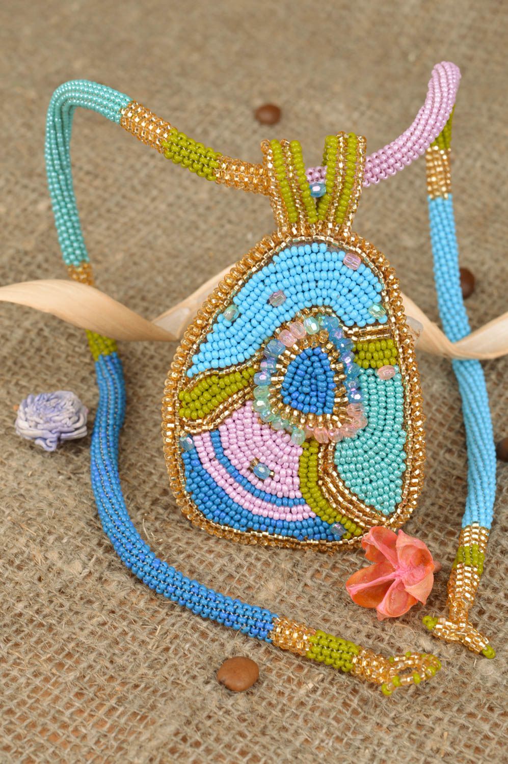 Collier avec grand pendentif multicolore en perles de rocaille fait main photo 5