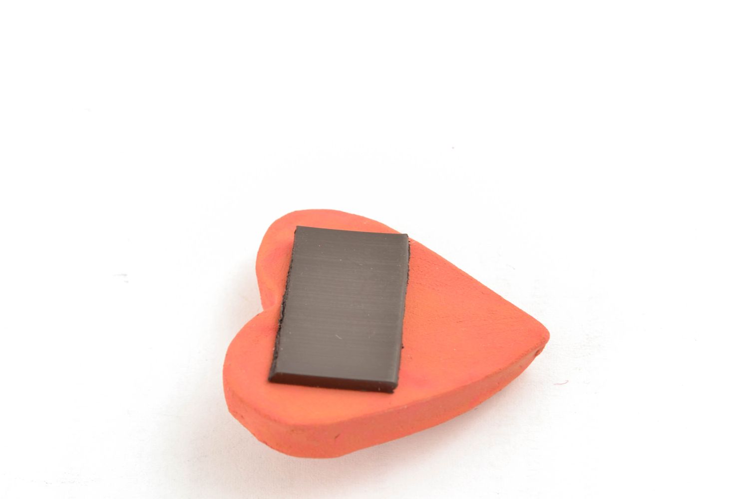 Ceramic fridge magnet in the shape of heart photo 4