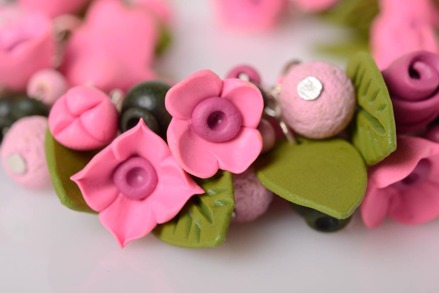 Подарок девушке браслет ручной работы с цветами браслет из полимерной глины фото 3