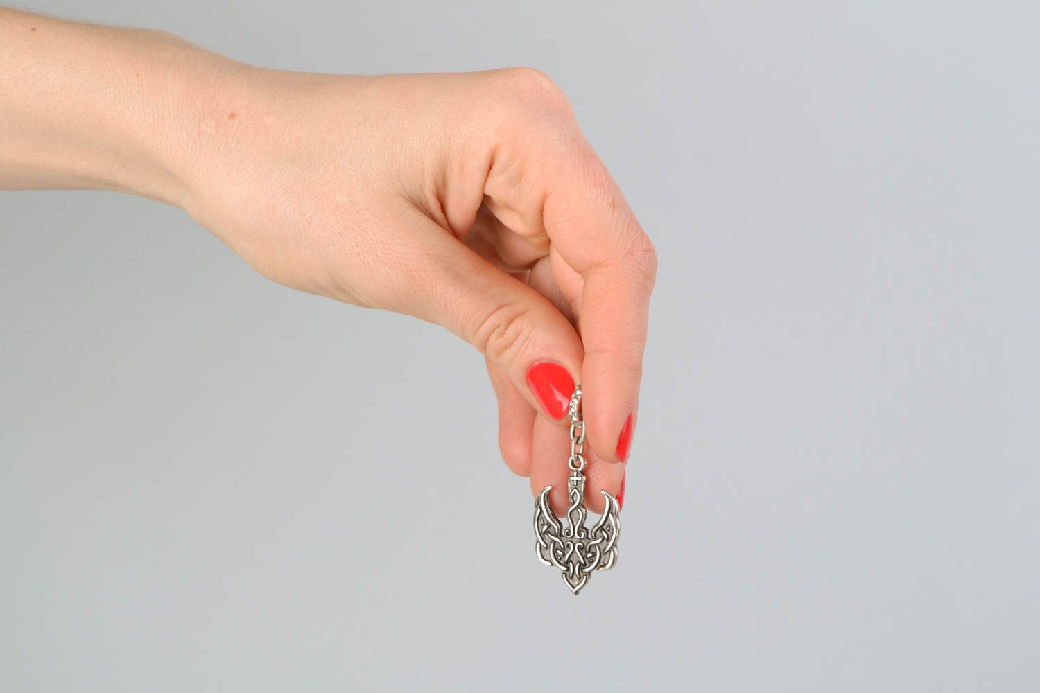 Petit pendentif en métal galvanisé fait main unisexe Trident byzantin photo 2