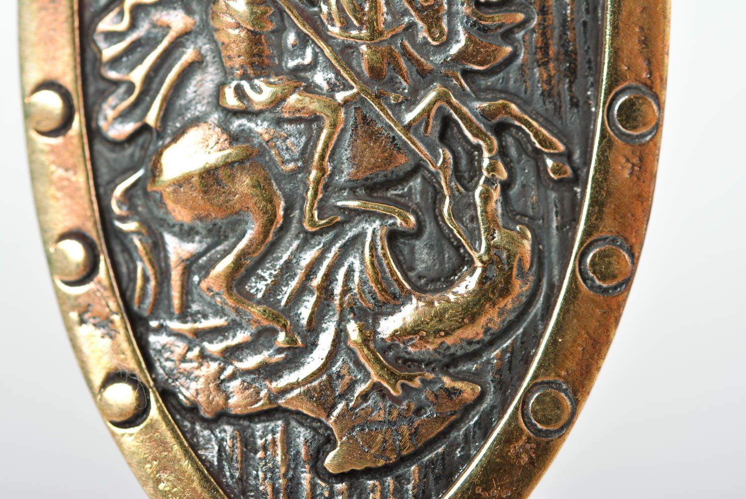 Pendentif en métal Bijou fait main en bronze Accessoire homme Georges de Lydda photo 2
