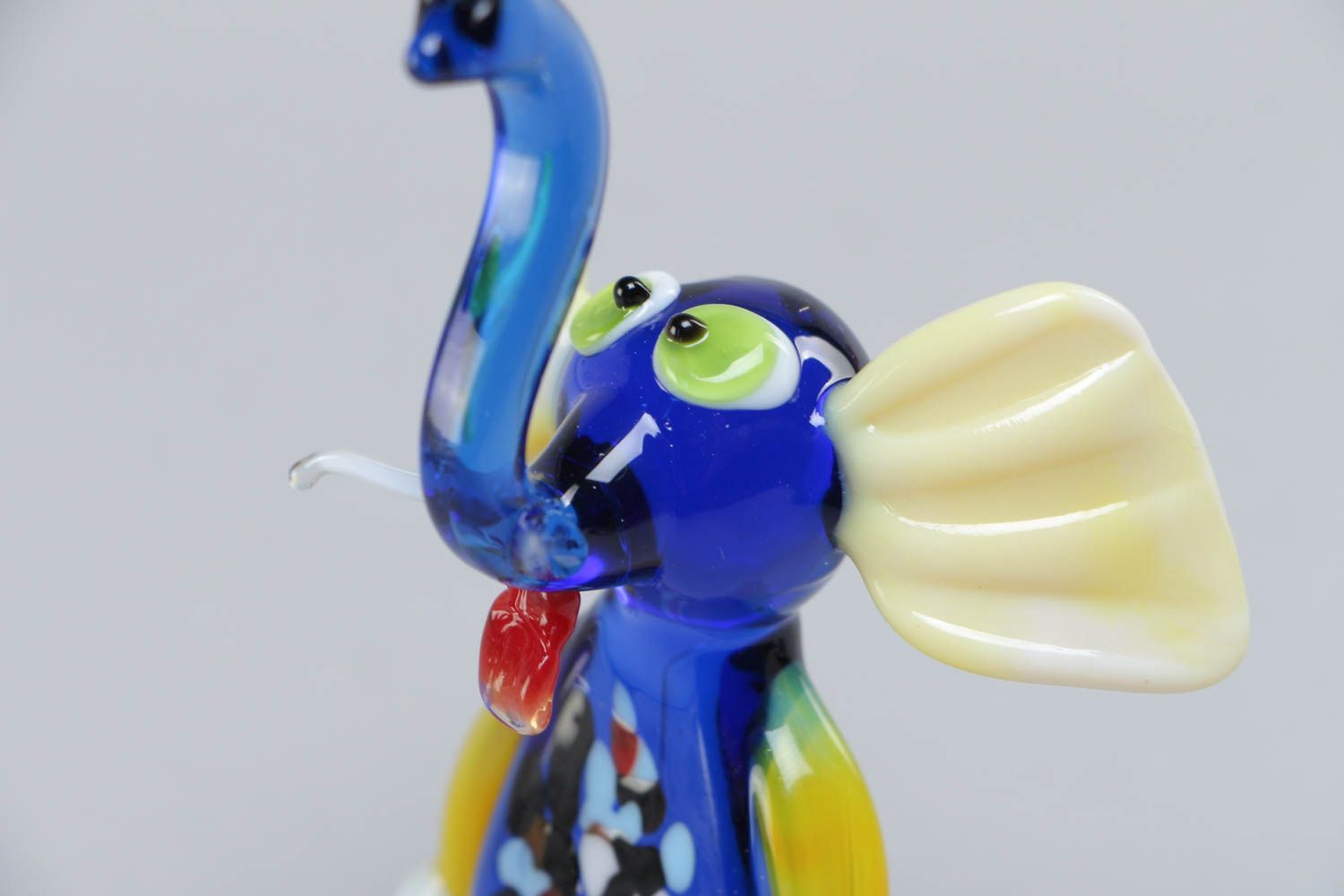 Petite figurine miniature en verre lampwork éléphant bleu faite main déco maison photo 3