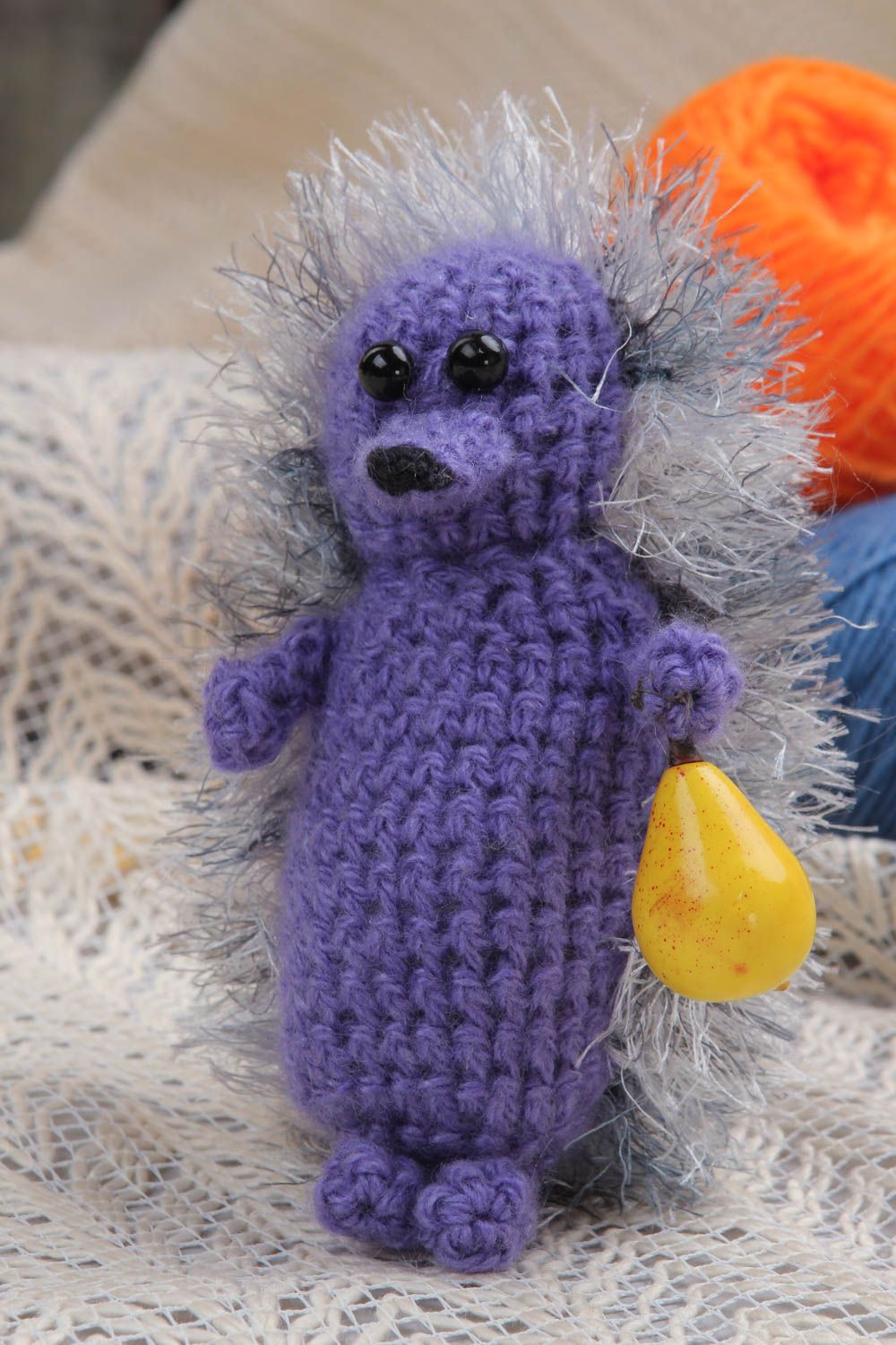 Giocattolo a maglia fatto a mano pupazzo morbido da bambini a uncinetto riccio foto 1