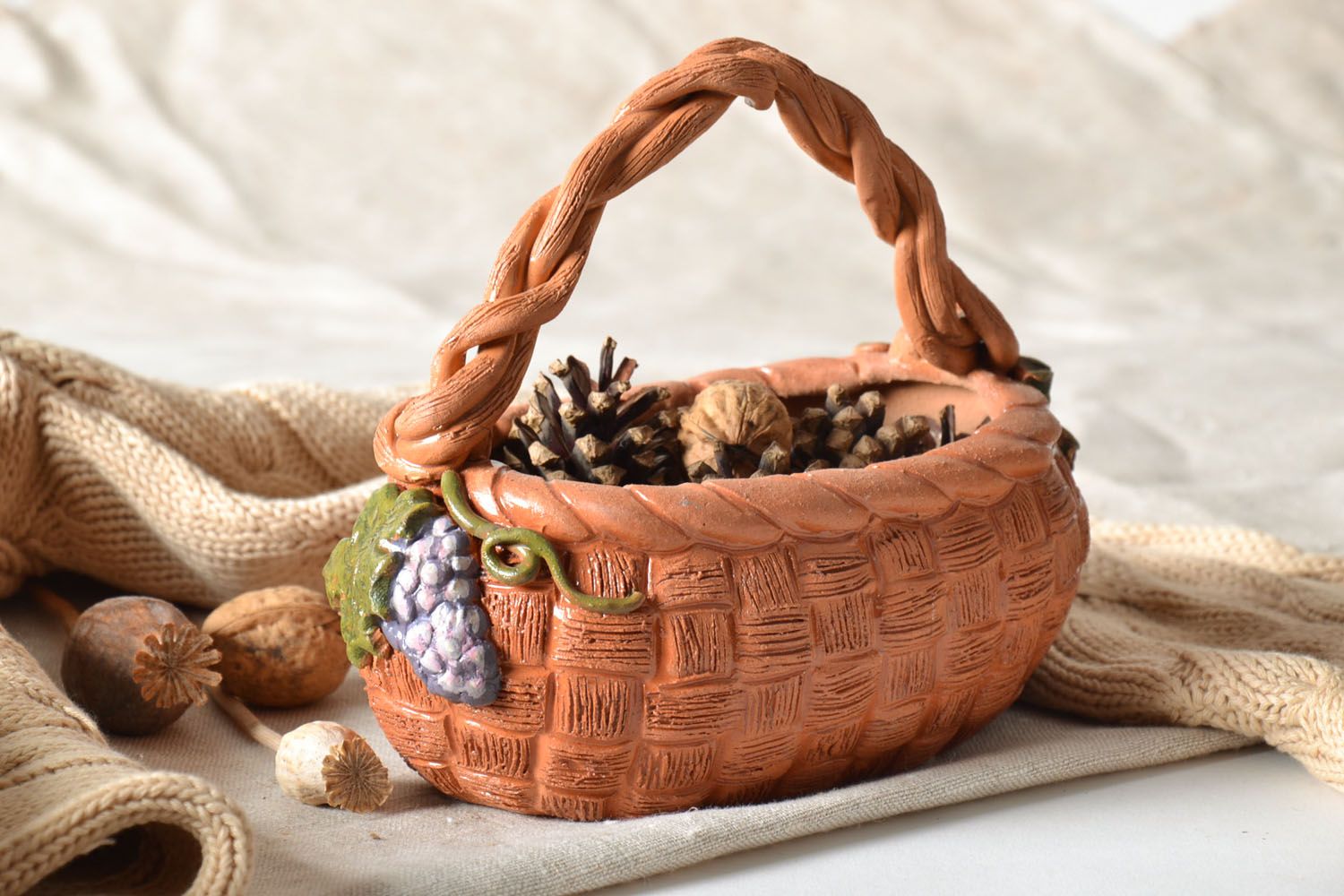Ceramic basket Bunch of Grapes photo 1