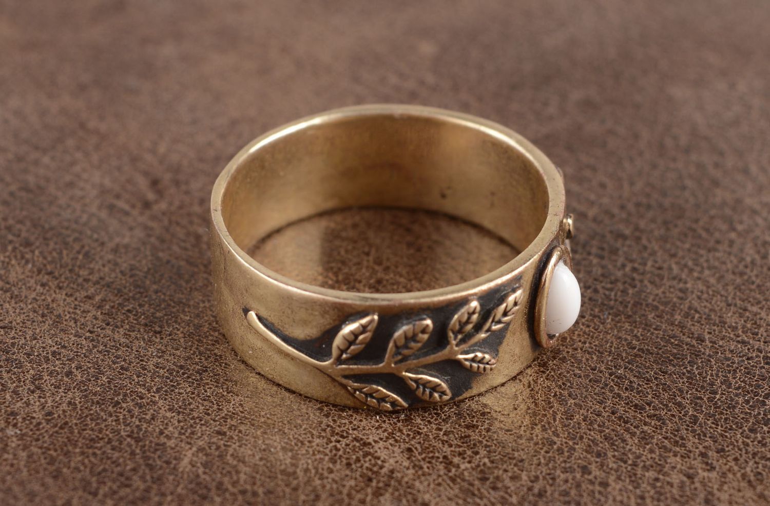 Кольцо ручной работы кольцо из бронзы женский перстень цельный широкий фото 1