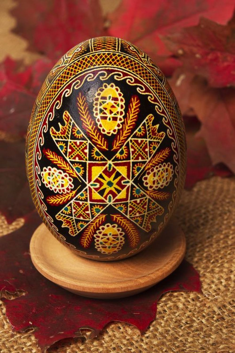 L'uovo decorativo fatto a mano L'uovo dipinto a mano L'uovo d'oca pasquale 
 foto 1