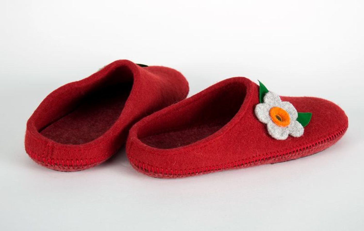 Women's bedroom clogs made from wool of red color photo 5