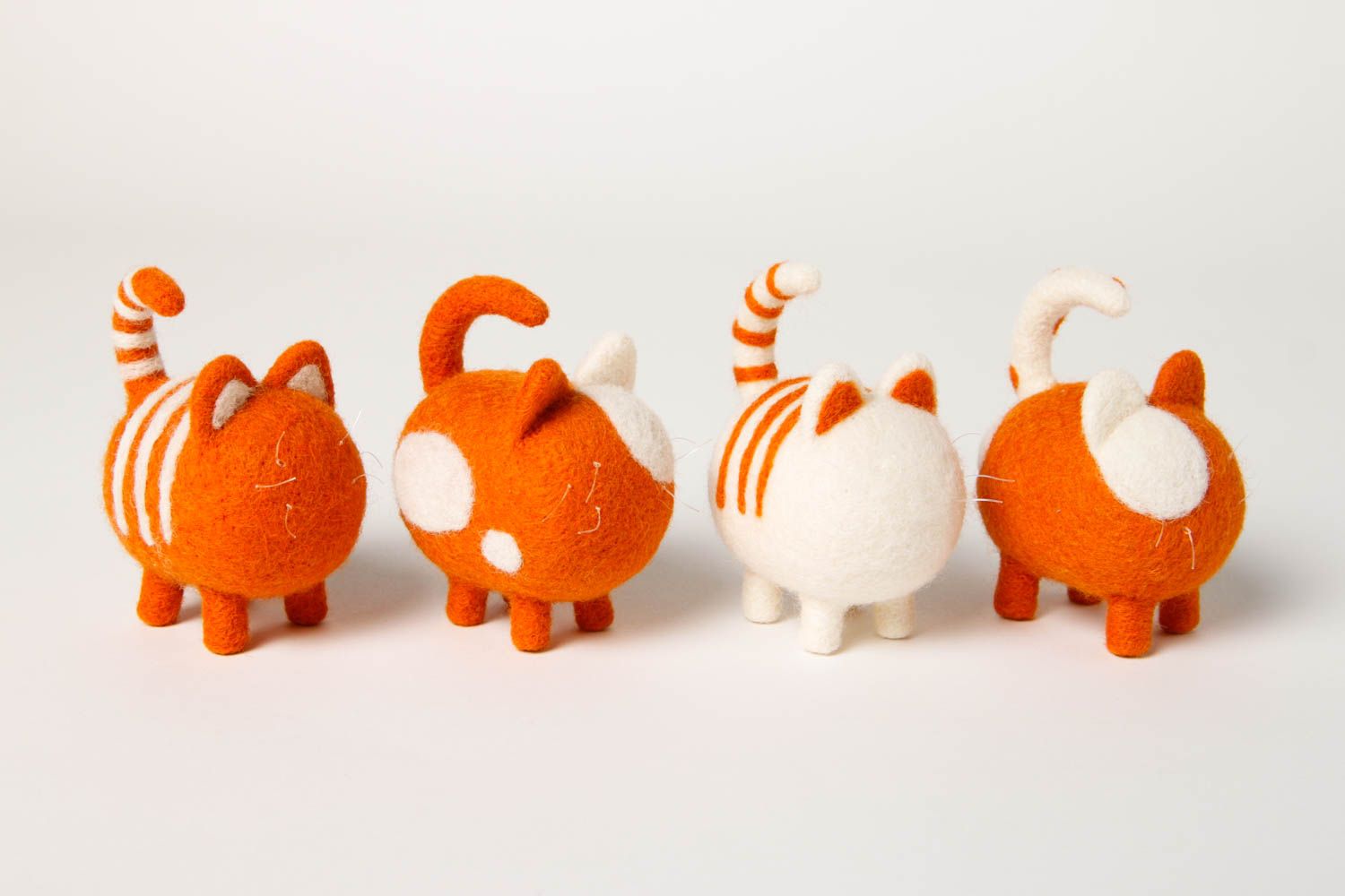 Валяные игрушки ручной работы игрушки из шерсти четыре кота шерстяные игрушки фото 3