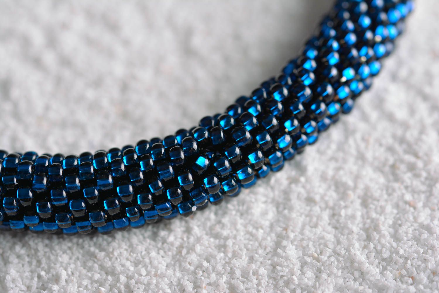 Bracelet perles rocaille Bijou fait main en bleu foncé Accessoire femme photo 5