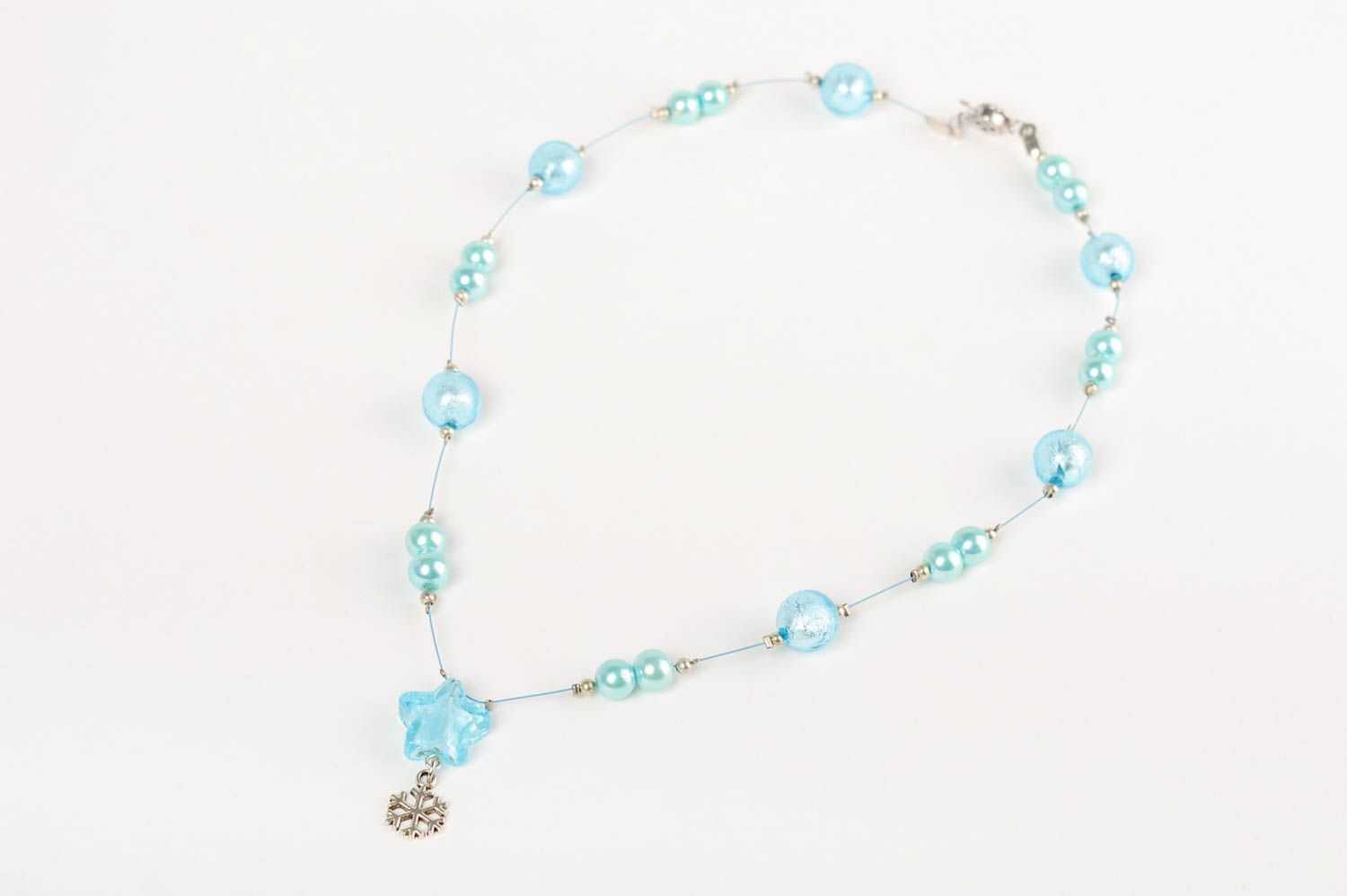 Collier en verre de Venise et perles céramiques fait main bleu ciel fin élégant photo 5
