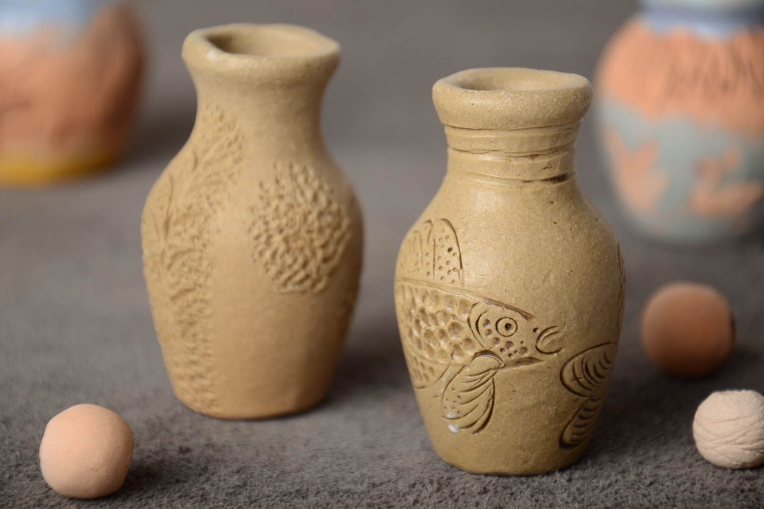 Пара декоративных глиняных кувшинов ручной работы с рисунками красивые фото 1