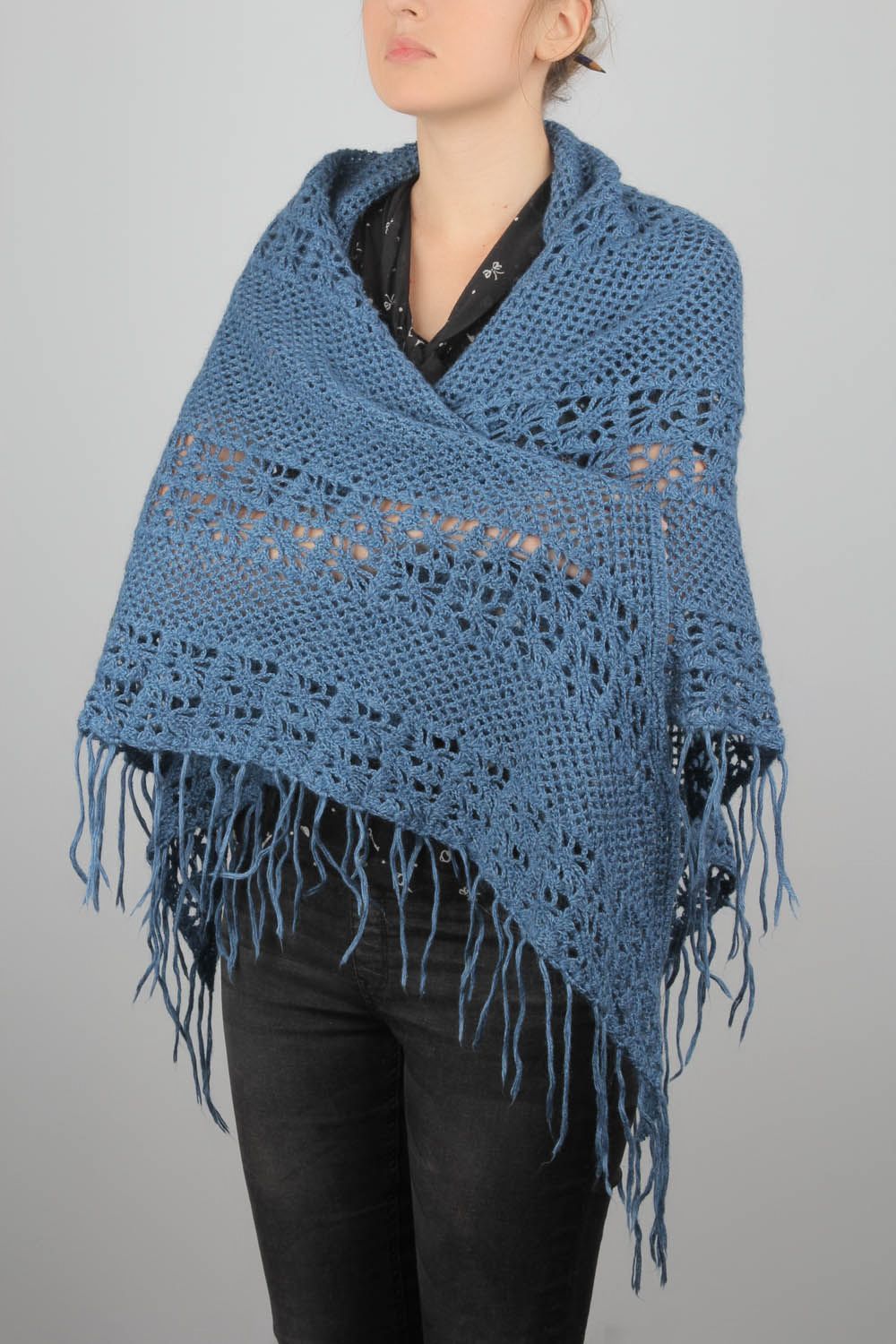 Crocheted woolen cape photo 1