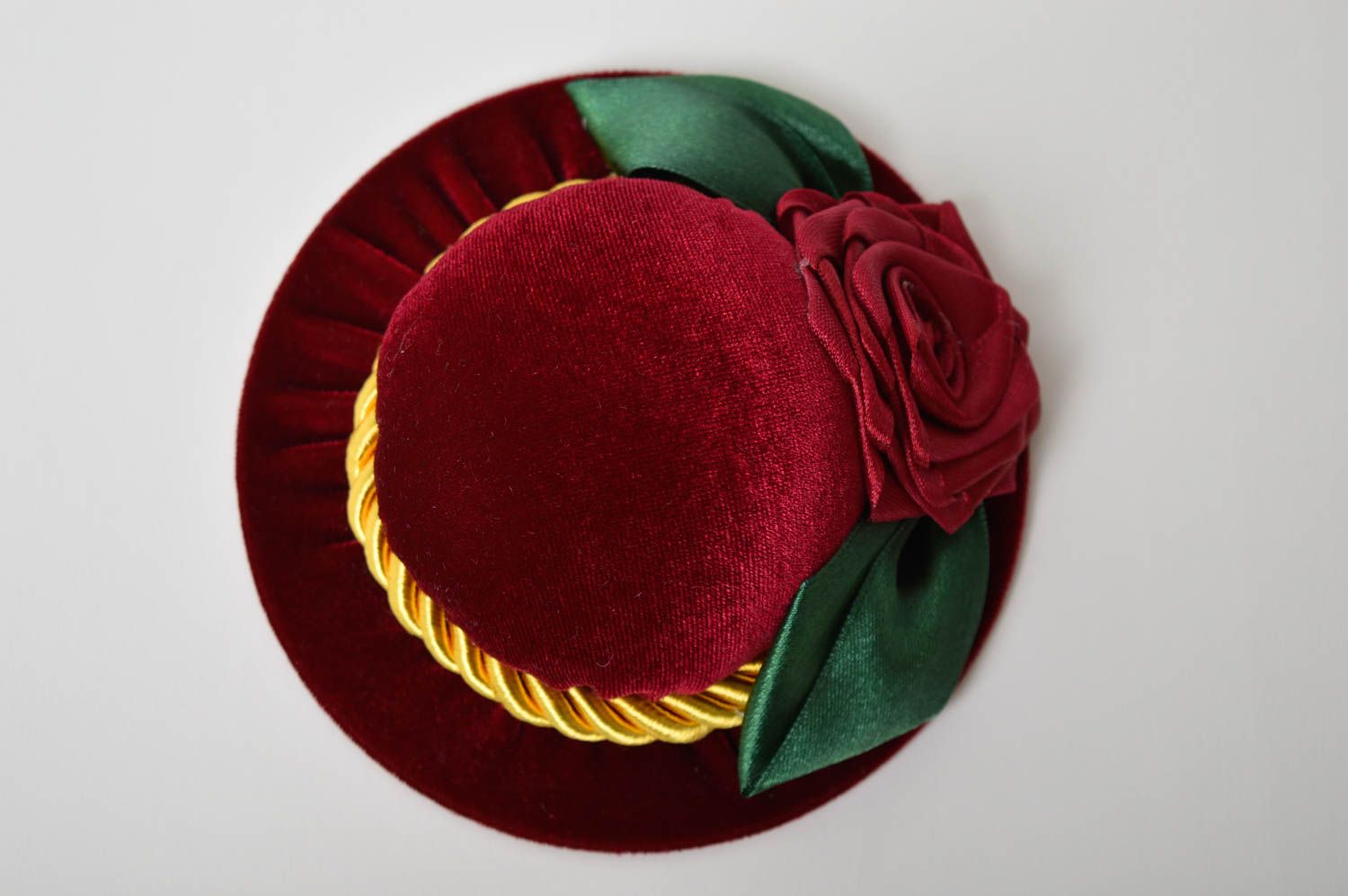 Игольница шляпка хенд мейд все для вышивания аксессуар для шитья бордовый фото 3